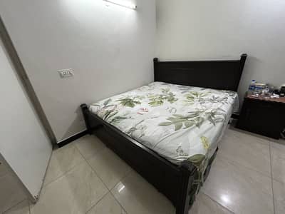 King Bed with two side Tables (without mattress)