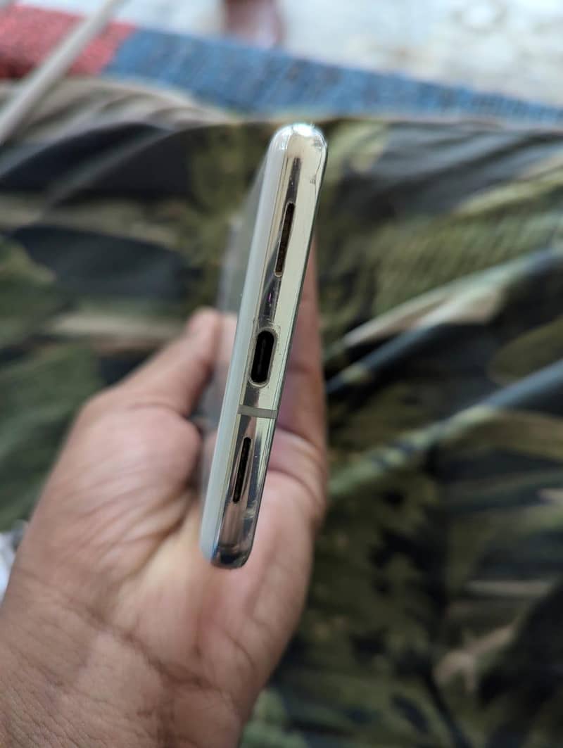 Google pixel 7 pro 4