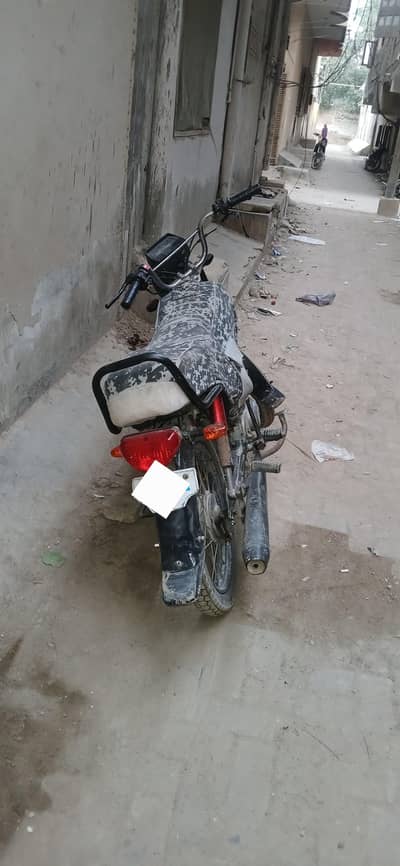 unique bike ma koi  kam nhi hain  model 2005 hain