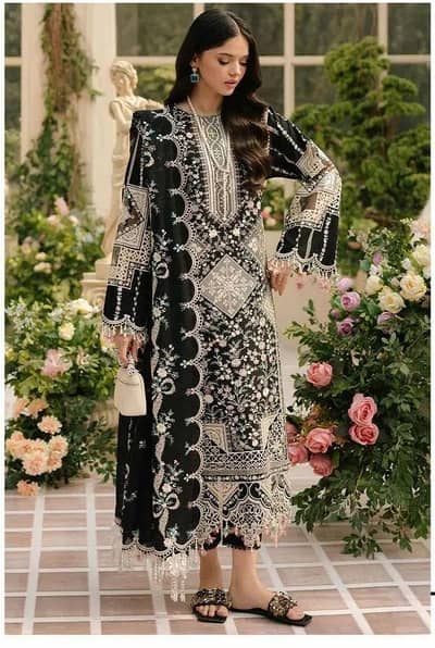 woman and girl drass. bhote acha coler or dezine ha. abi oder kara . thak