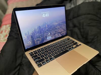 MacBook Air 13-inch Retina | condition Like New | Low cycles