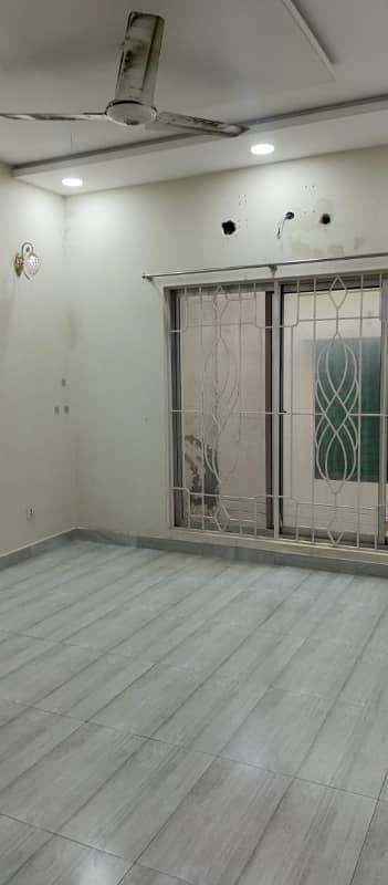 5 marla Like brand new full House for rent in Bahria Town Lahore Hit location