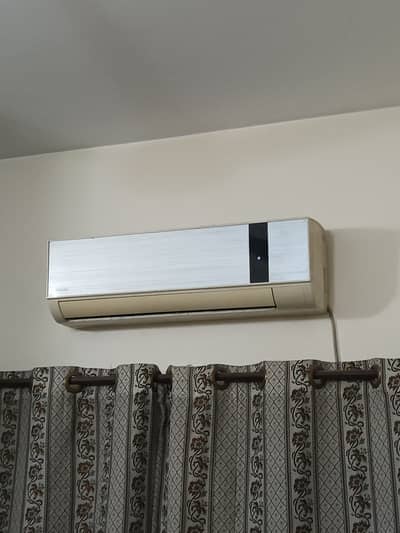 1.5 Ton Singer Ac Perfect condition