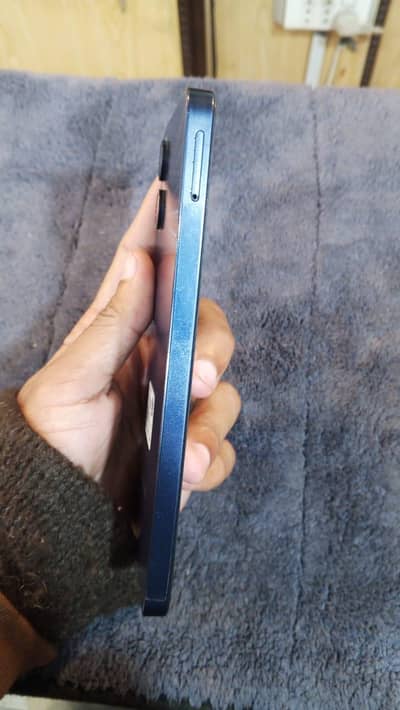 Samsung a06 10by10 condition Memory 6/128 with box Demand 27thousand