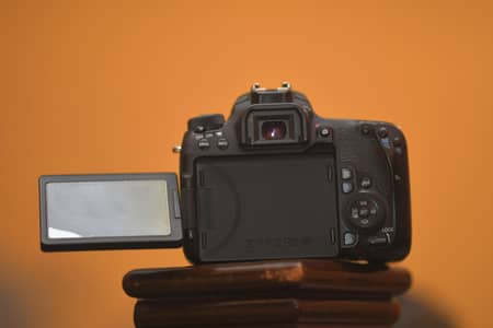 Canon 77d with 18-55mm is stm kit lens and accessories(new year offer)