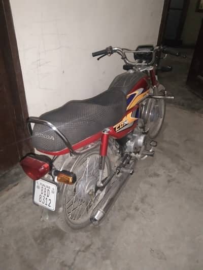 Honda CD 70 2025