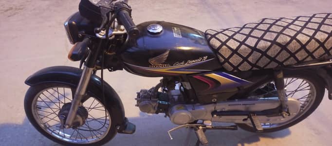 Honda 2010 model hai  Hyderabad no hai