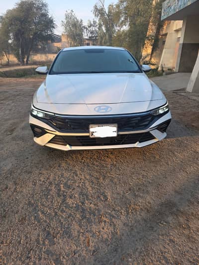 Hyundai Elantra Hybrid 2025