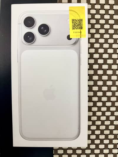 17 Pro Max Silver 256 GB, Sealed Pack