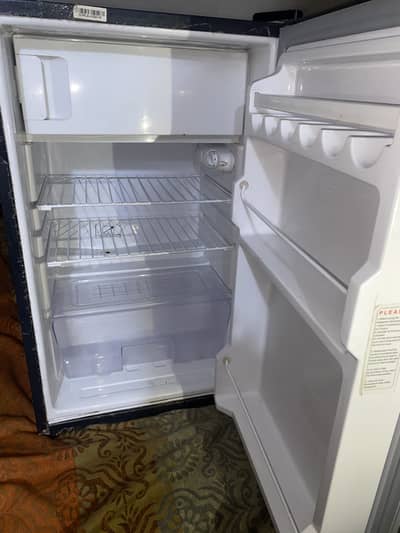 Room fridge 10/10 dawnlance
