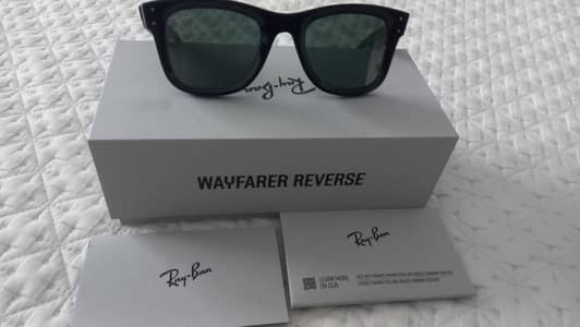 rayban orignal wayfarers hardly used  new shape