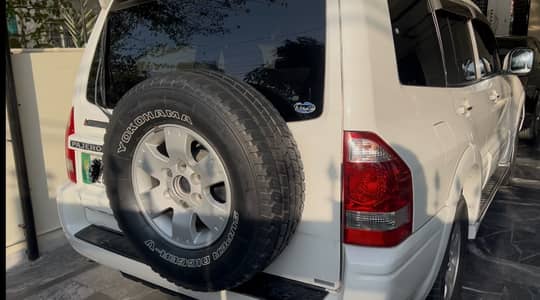 Mitsubishi Pajero 2003