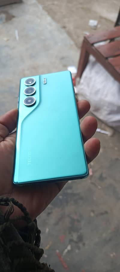 Tecno camon 40