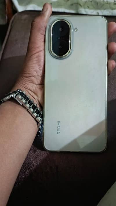 Redmi a5 condition 10 by 10 ha display original side pr yellow dott ha