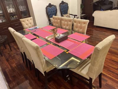 Dining table for sale