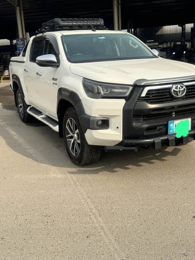 Toyota revo 2.8 v 2021/22 Isb Reg (new screen)