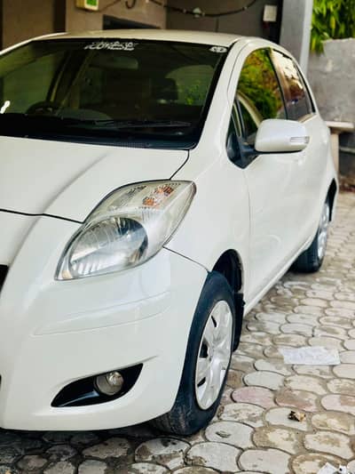 Toyota vitiz 2008/2009 good condition all documents clear