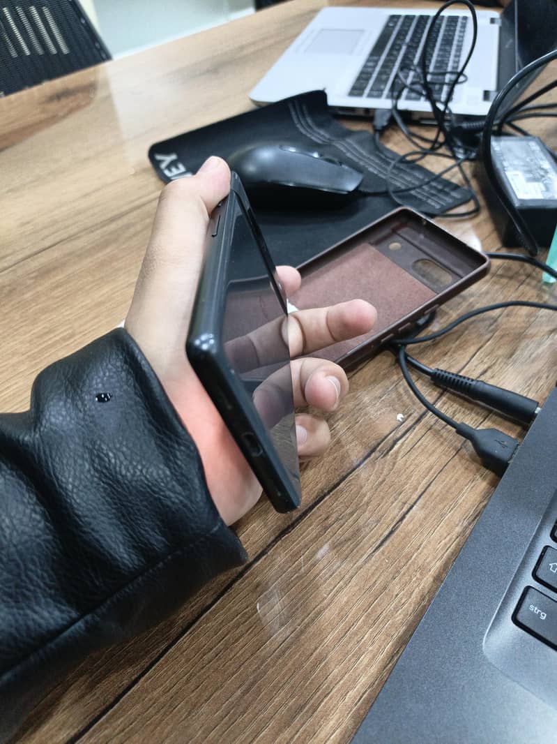 Google Pixel 7a | Price km ho jay gi 4