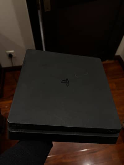PlayStation 4 Slim 1TB
