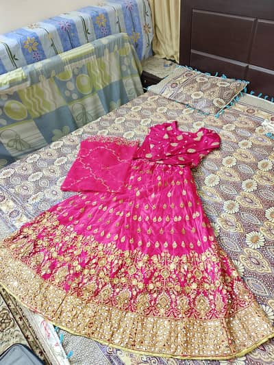 One time used lehnga small  size new condition