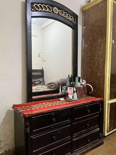Dressing table