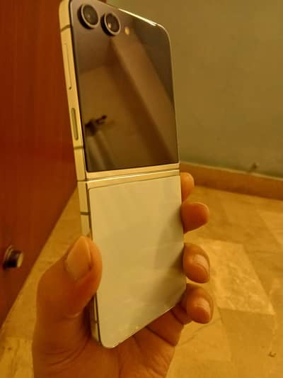 Z Flip 5  512gb Approved