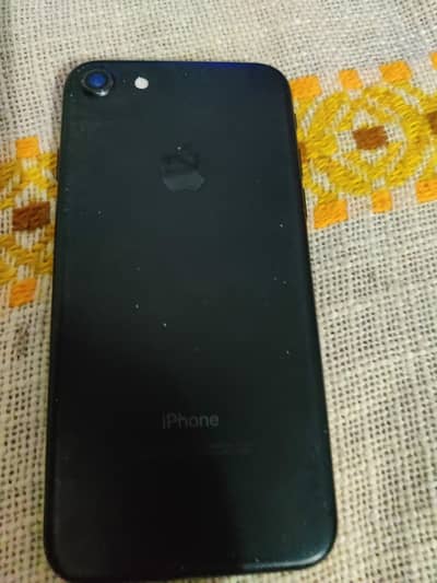 I phone 7 128 gb black colour and exchange possible with any  mobile