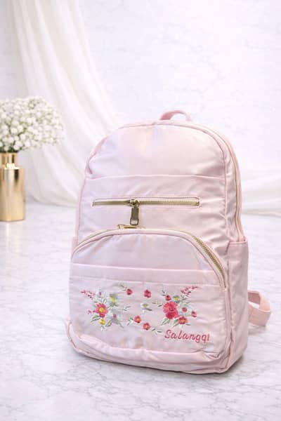 BACKPACK USE COLLEGE & UNIVERSITY