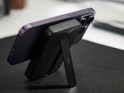 ESR HaloLock Kickstand Wireless Power Bank-10000mAh