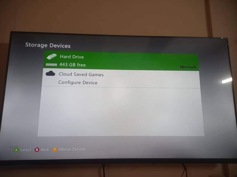 XBOX 360 E CONSOLE 1