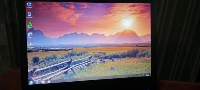 Dell Latitude E6410 Business Series - Core i5 (Clean Condition)