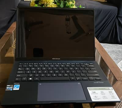 Asus Zenbook i7 12th | 2.8K OLED 90Hz Display | 16/512 GB