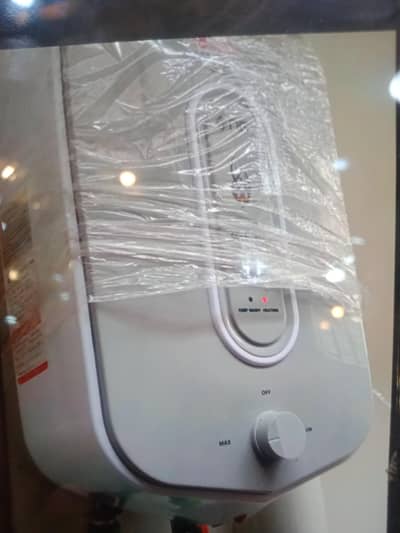 03147715205 only box open only one day used