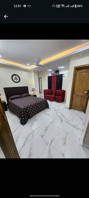 Studio available on daily and weekly basis in e11