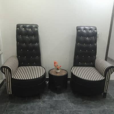 2 single coffee chair high back with table