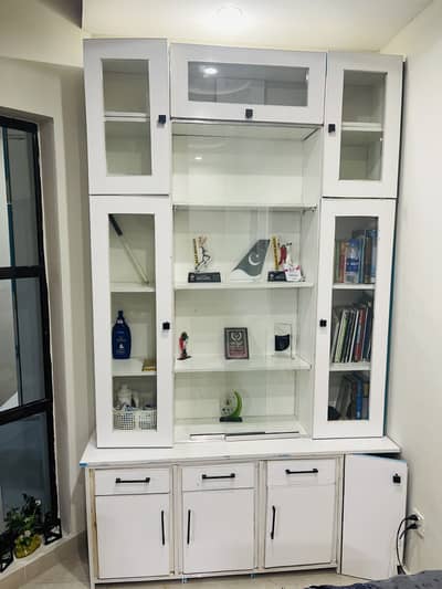 Premium Wooden Bookshelf / Display Cabinet – Excellent Condition