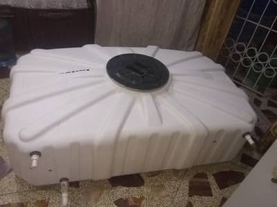 NEW CONDITION WATER TANK SOLID BODY 800 LTR