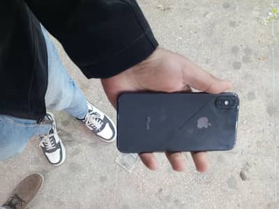 iphone Xs for sale good condition 80 battery health 64 gb
