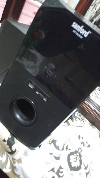 bhtt vip ha Pakistan ka nai ha ma bahrian sa laia tha bhtt achi awaz h