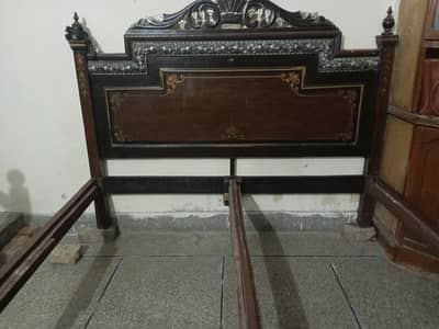 king size bed with side tables