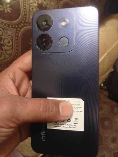 infinix Smart 7HD 4gp 64gp with box charger