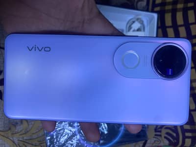 Vivo V50