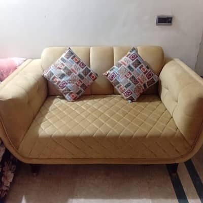 Full Sofa Set 6 Seater For Sell In Good Condition