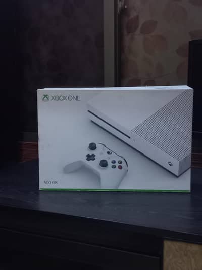Xbox One S 500GB Full Gaming Bundle – Boxed, 2 Controllers, 5 Games