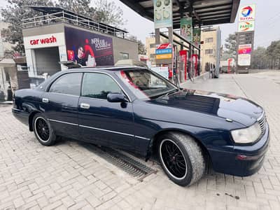 Toyota Crown Royal Saloon