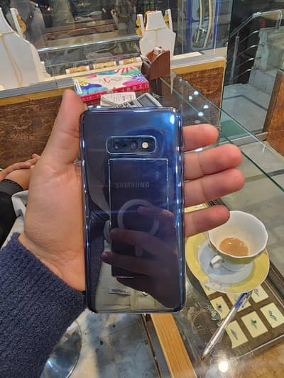Samsung S10e