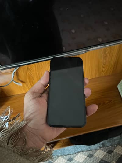 Iphone 13 10/10 feb tak warranty ma ha 89% health jv waterpack