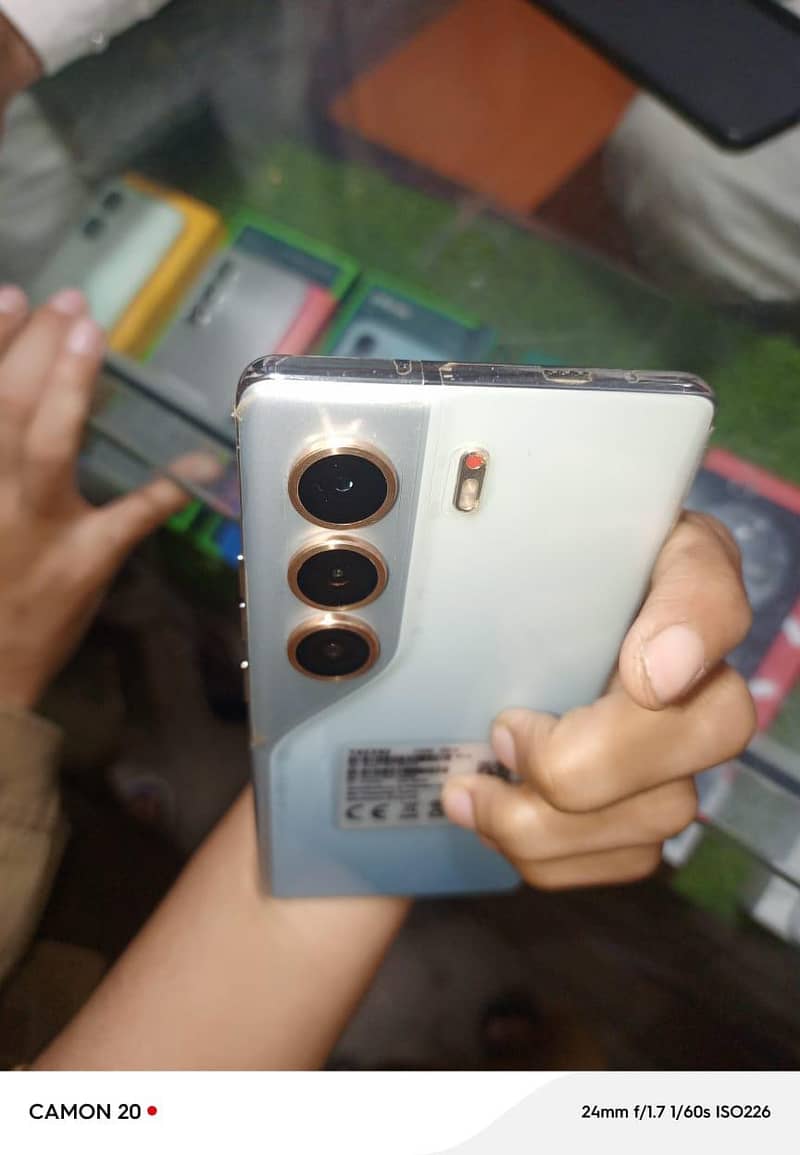 Techno camon 40 Pro 1