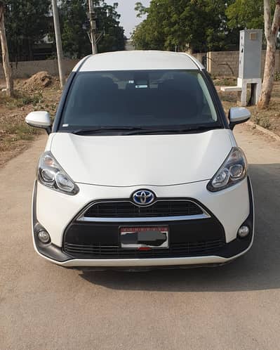 2017 Toyota Sienta Beige Interior