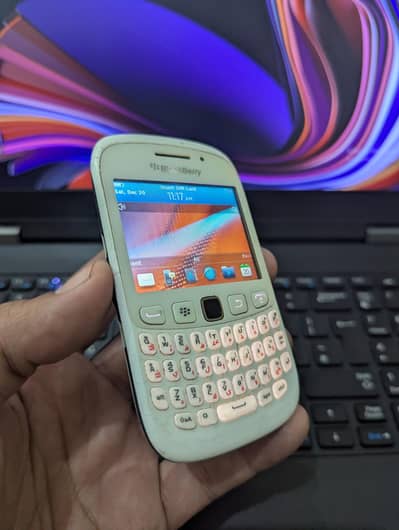 Blackberry Cueve 9350 White Color PTs